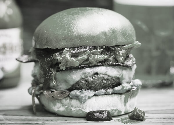 chipotle beef burger with bacon and guac